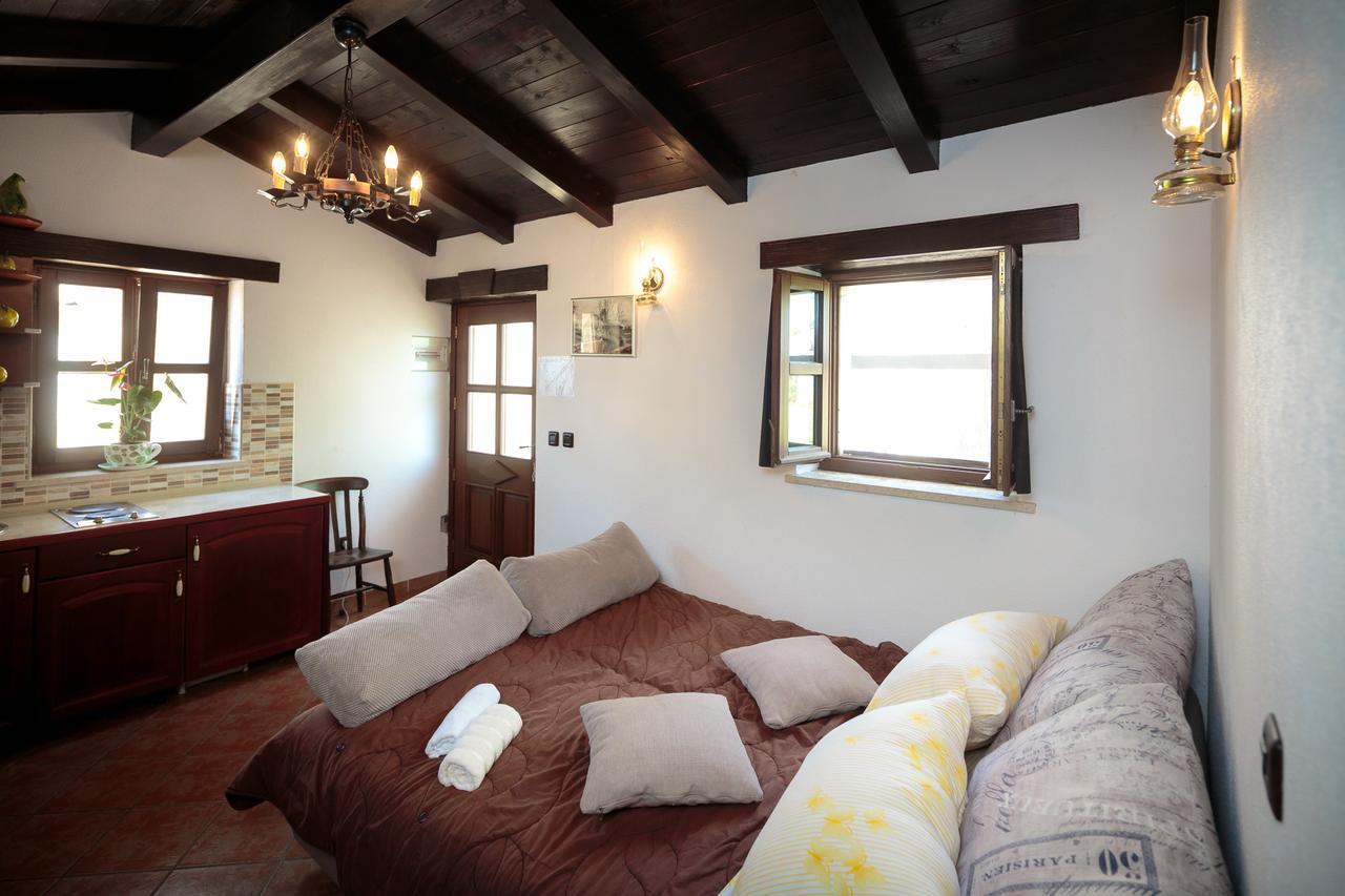 Apartments Mirjana 1655 Kanfanar Esterno foto