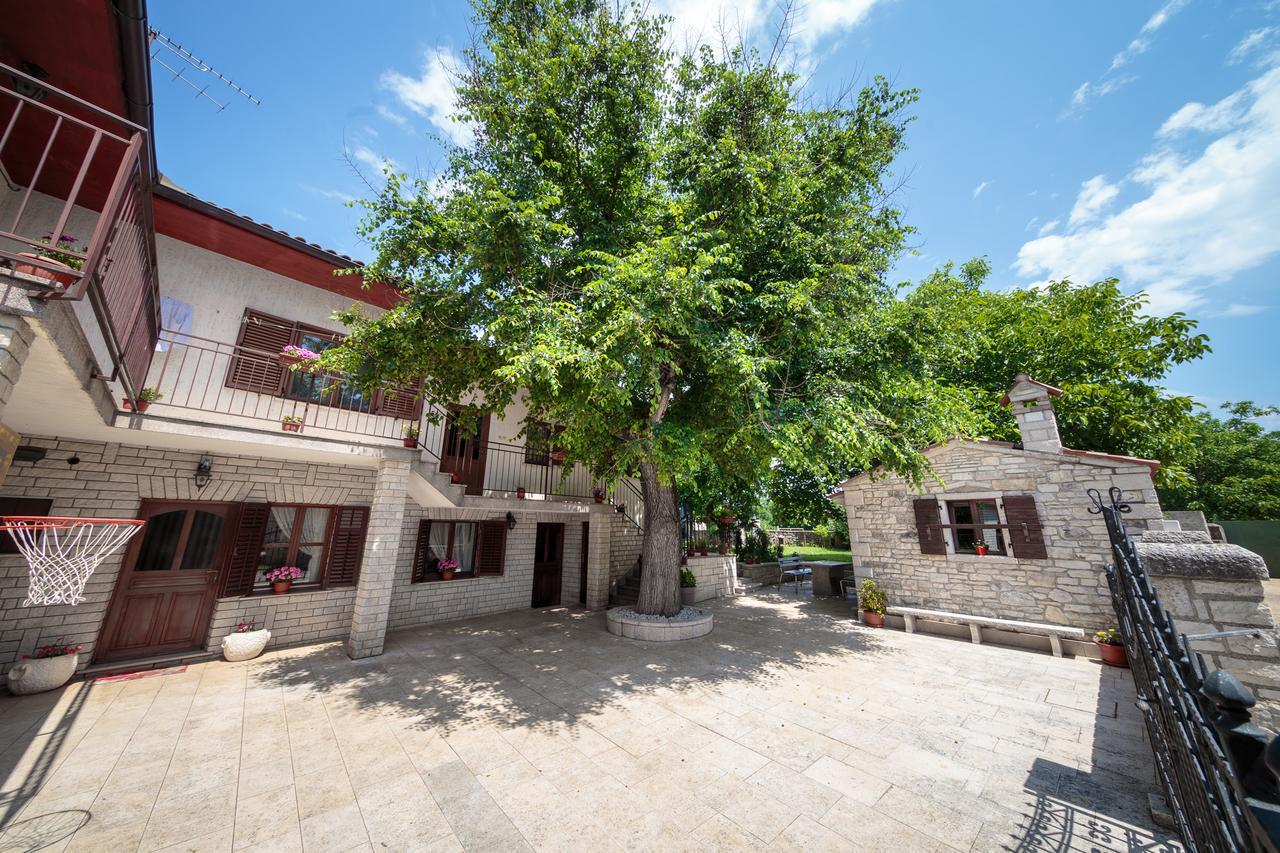 Apartments Mirjana 1655 Kanfanar Esterno foto