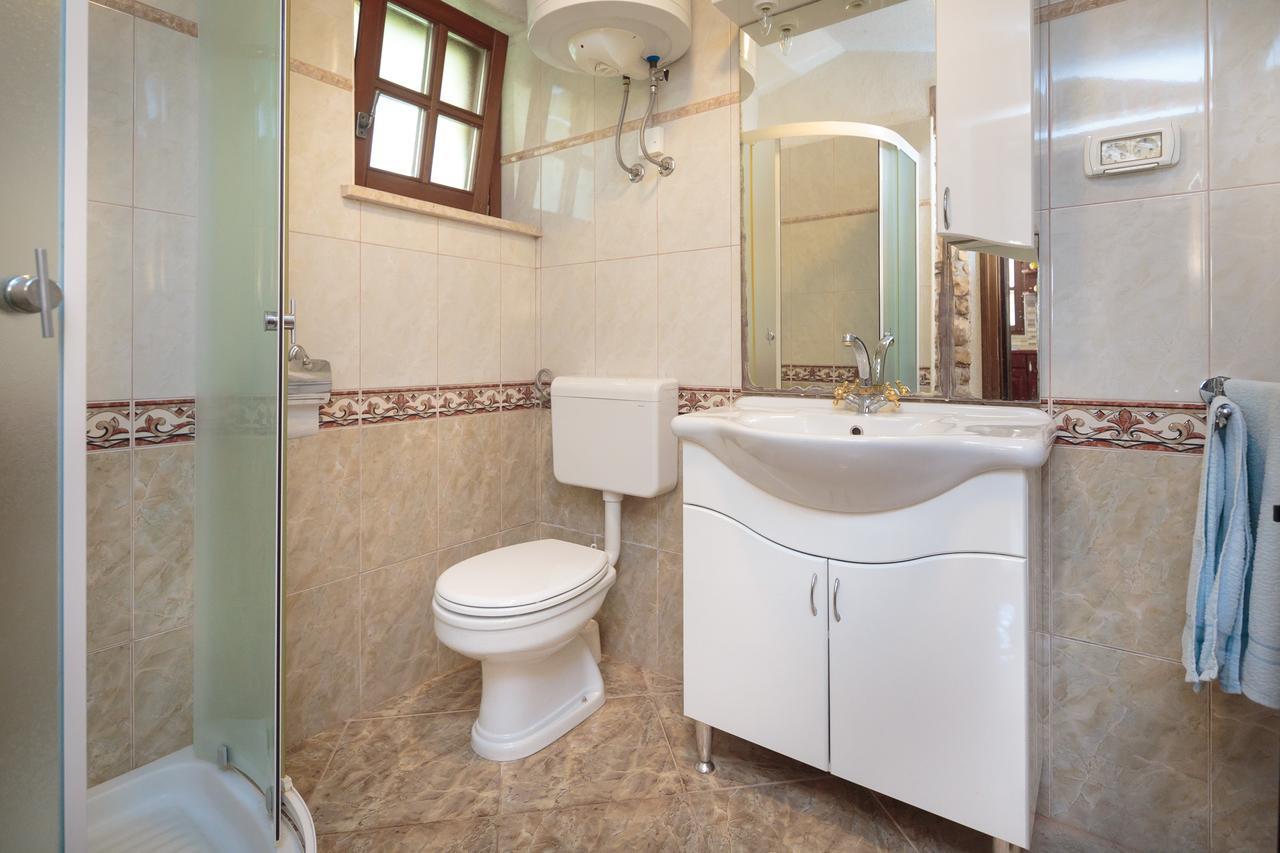 Apartments Mirjana 1655 Kanfanar Esterno foto