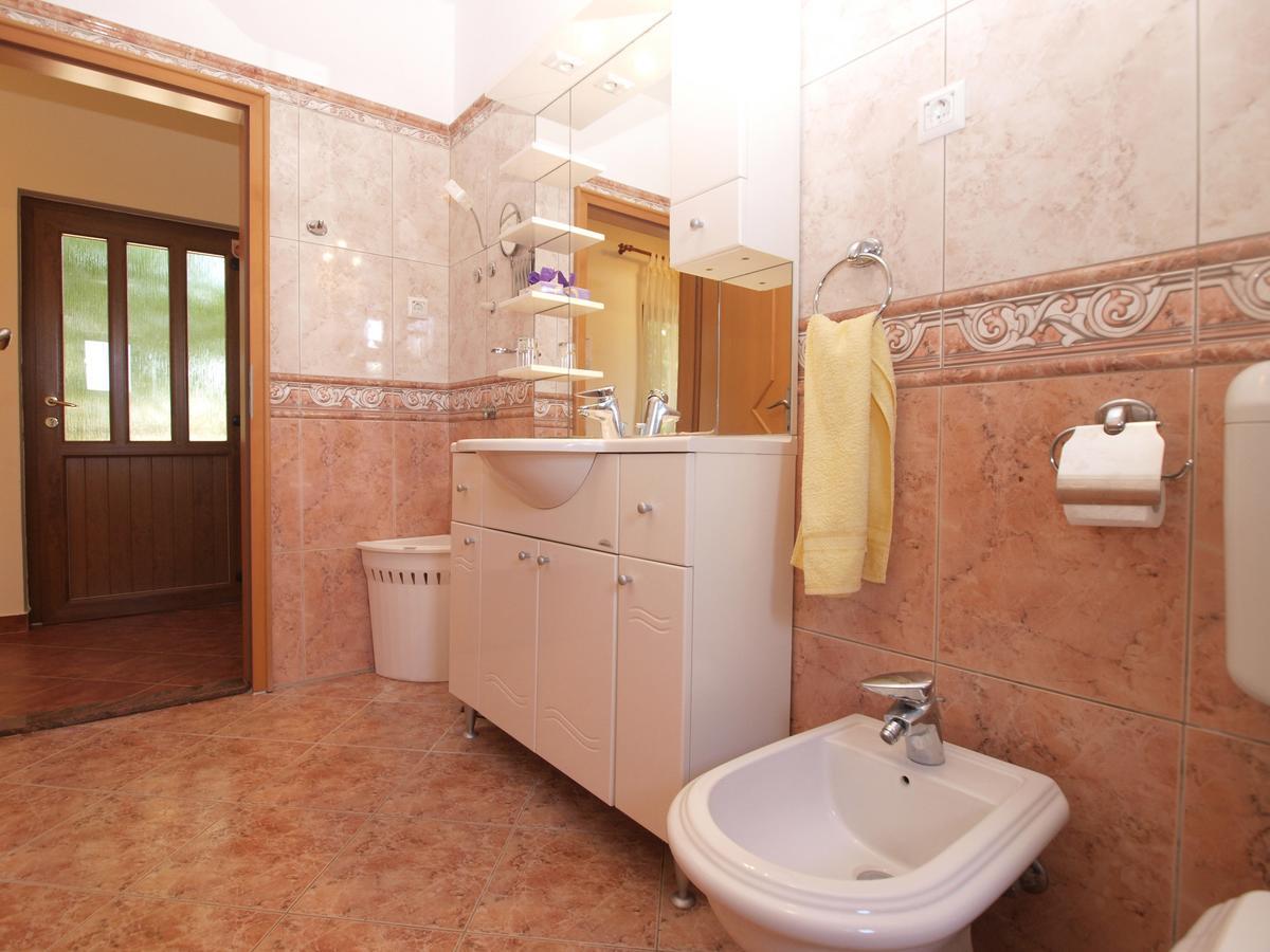 Apartments Mirjana 1655 Kanfanar Esterno foto