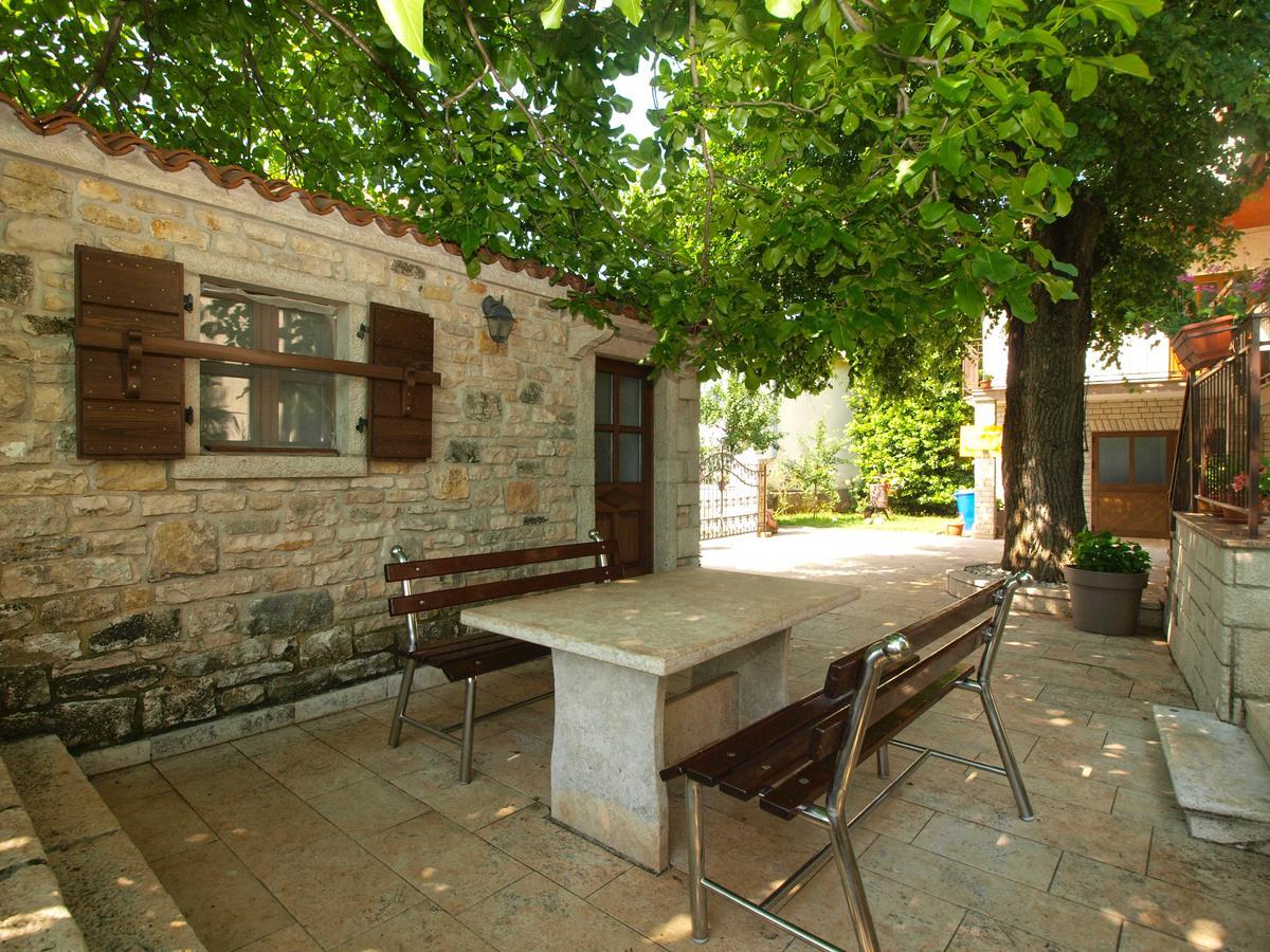 Apartments Mirjana 1655 Kanfanar Esterno foto