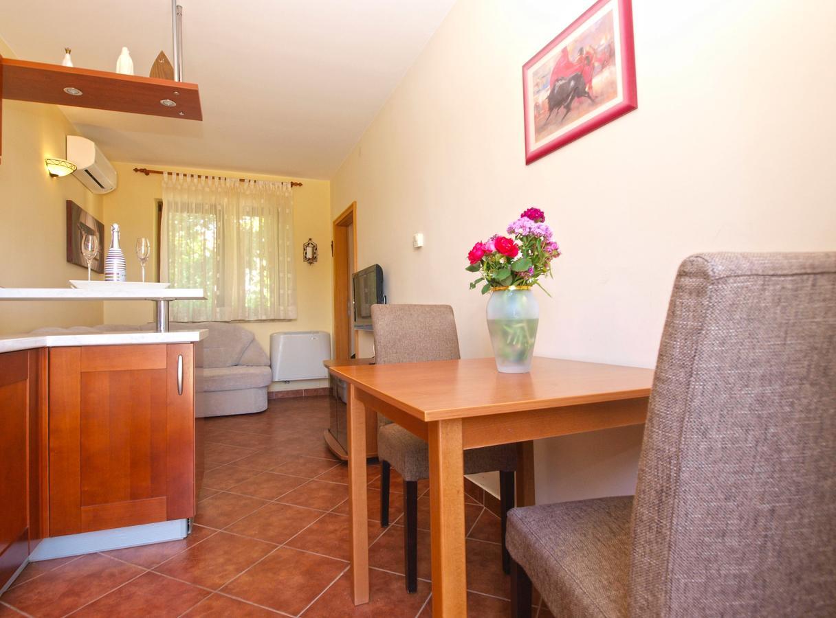 Apartments Mirjana 1655 Kanfanar Esterno foto
