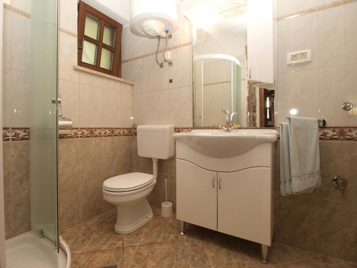 Apartments Mirjana 1655 Kanfanar Esterno foto